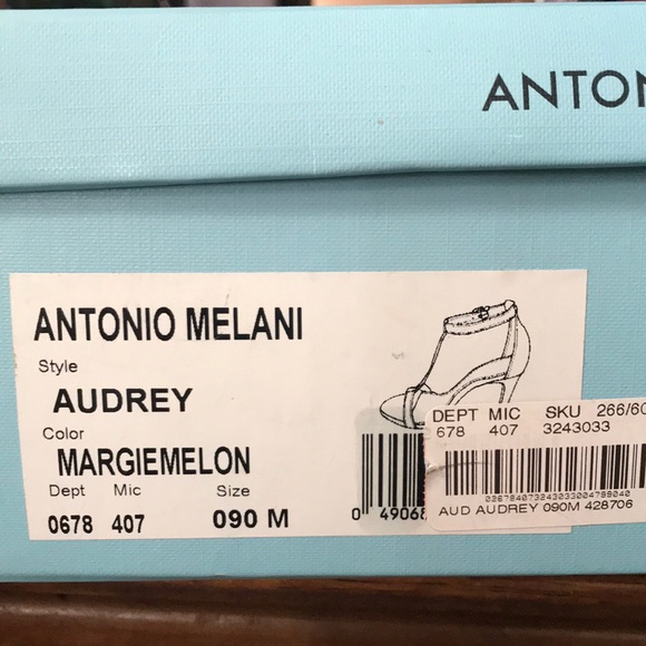 T-strap heeled sandals - Picture 5 of 5